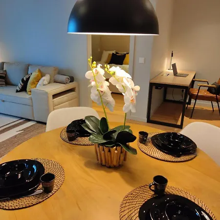 A Proa Do Moliceiro - King Bed With Mirror Apartament Aveiro