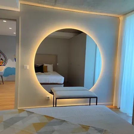 A Proa Do Moliceiro - King Bed With Mirror * Aveiro