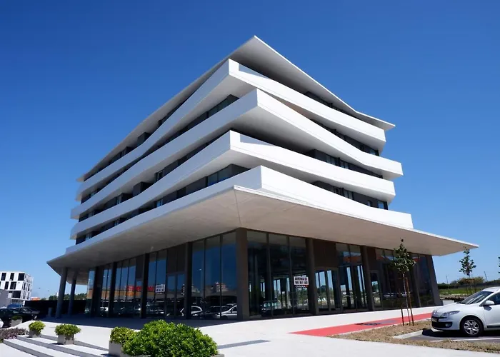 A Proa Do Moliceiro - King Bed With Mirror Apartment Aveiro